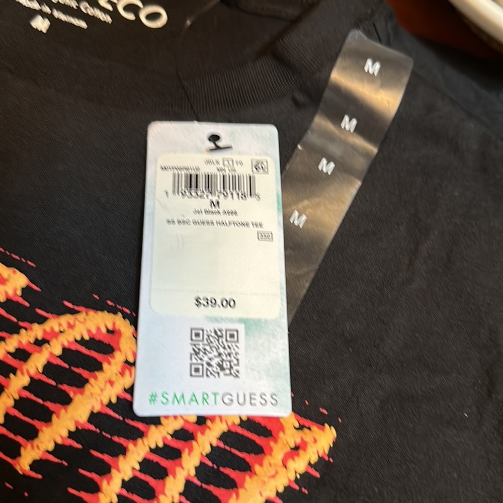 Guess - Mens RARE Graphic T-Shirt Black Tee Raised Lettering Fiery Logo - Picture 14 of 16